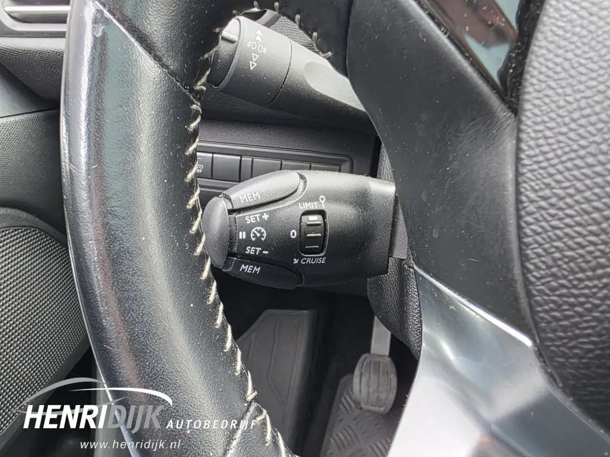 1.2 PureTech Blue Lease Premium Pano / Trekhaak / Clima / Cruise / Navi