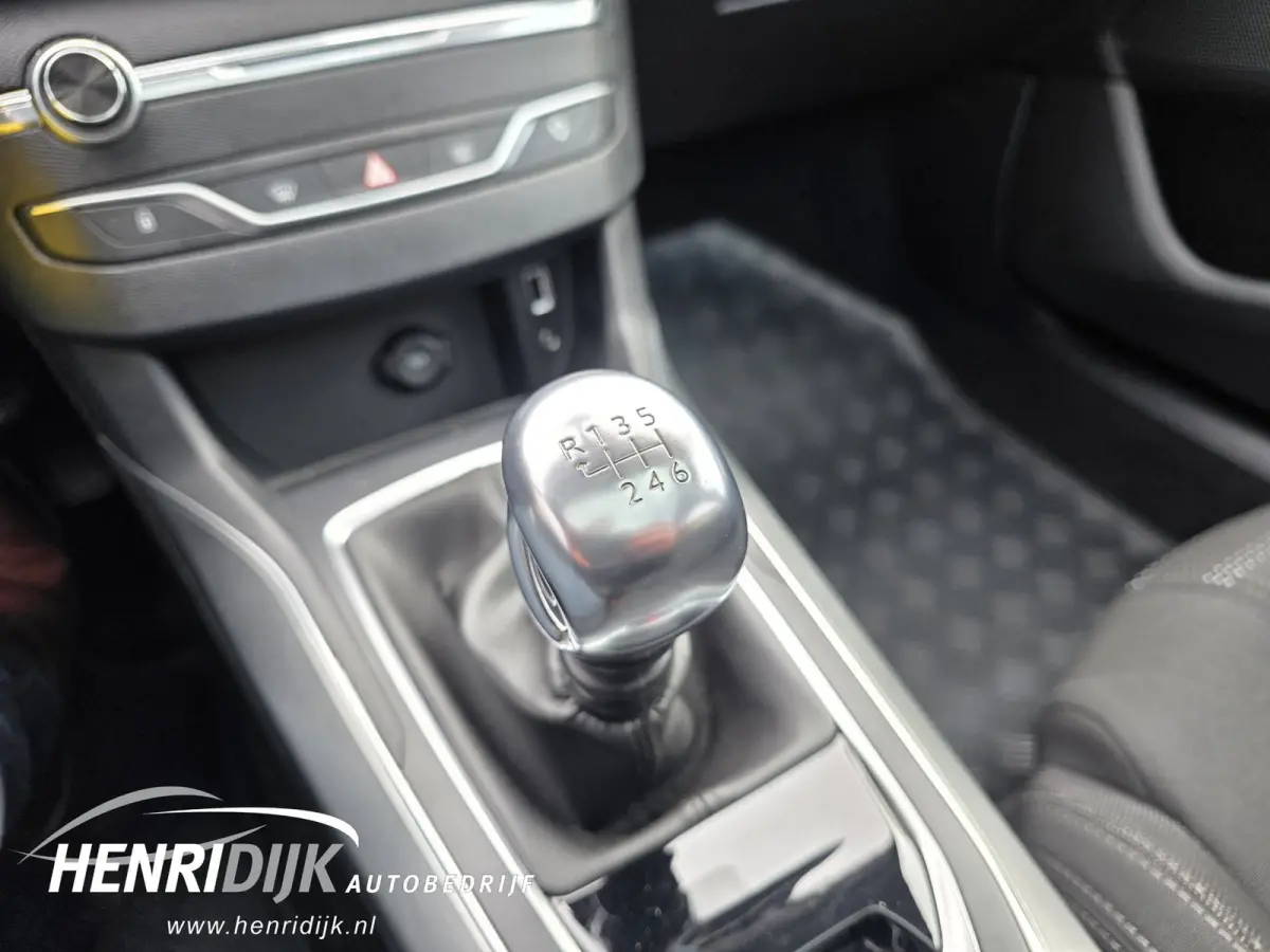 1.2 PureTech Blue Lease Premium Pano / Trekhaak / Clima / Cruise / Navi