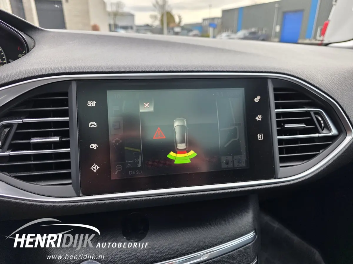 1.2 PureTech Blue Lease Premium Pano / Trekhaak / Clima / Cruise / Navi