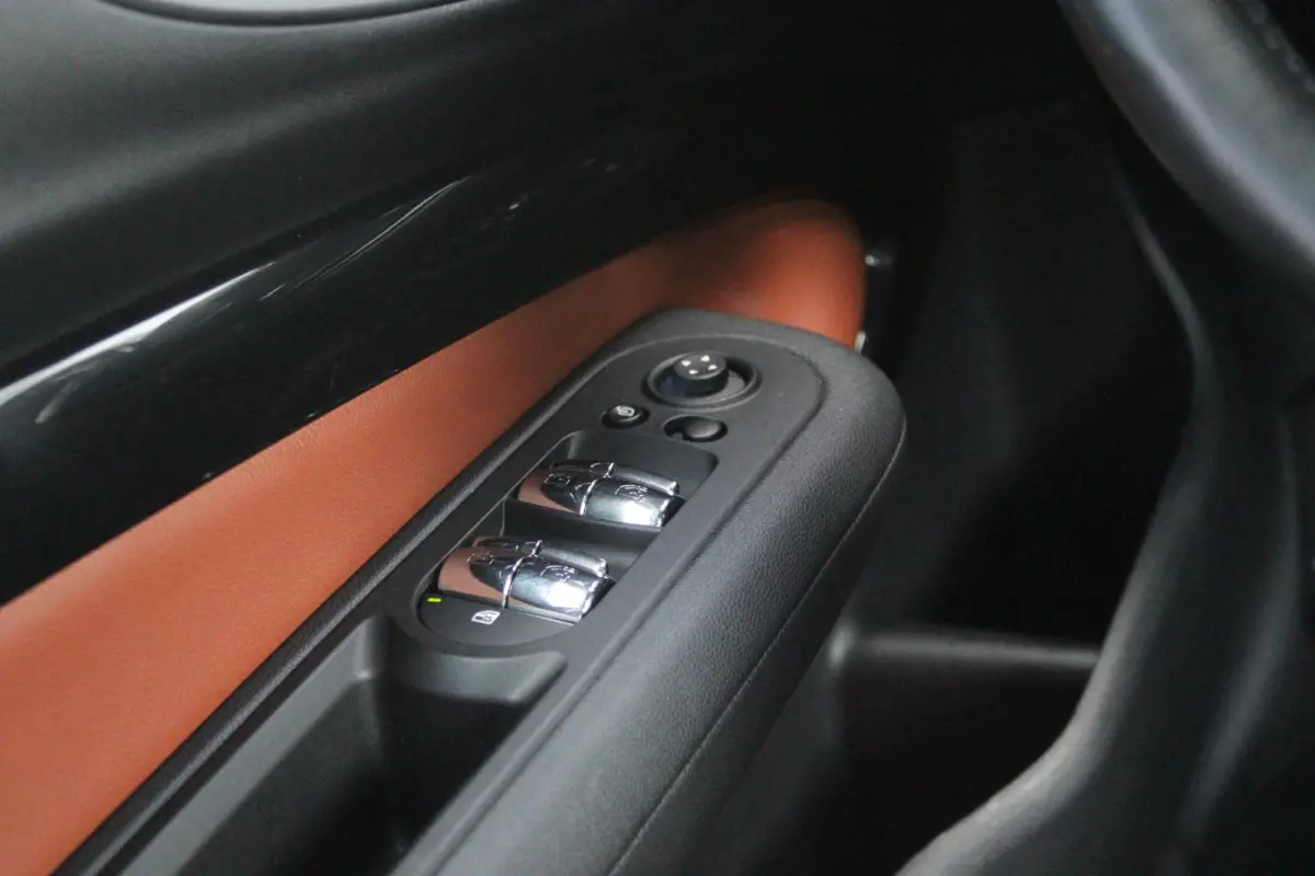 1.5 136PK AUTOMAAT COOPER RICHMOND PARK EDITION | PANORAMISCH SCHUIF/KANTEL DAK | FULL LEDEREN BEKLEDING "CHESTER MALT BROWN" | ACHTERUITRIJ CAMERA | PARKEERSENSOREN ACHTER | FULL LED KOPLAM