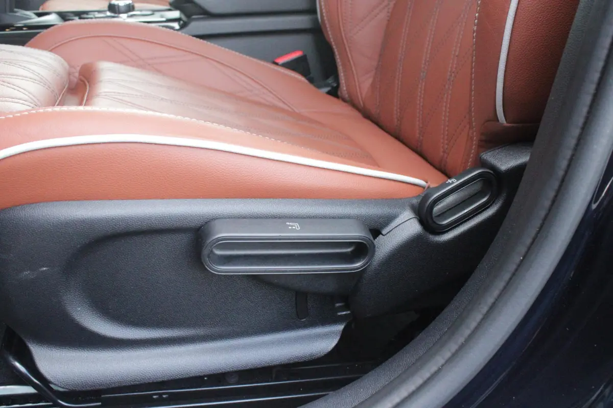1.5 136PK AUTOMAAT COOPER RICHMOND PARK EDITION | PANORAMISCH SCHUIF/KANTEL DAK | FULL LEDEREN BEKLEDING "CHESTER MALT BROWN" | ACHTERUITRIJ CAMERA | PARKEERSENSOREN ACHTER | FULL LED KOPLAM