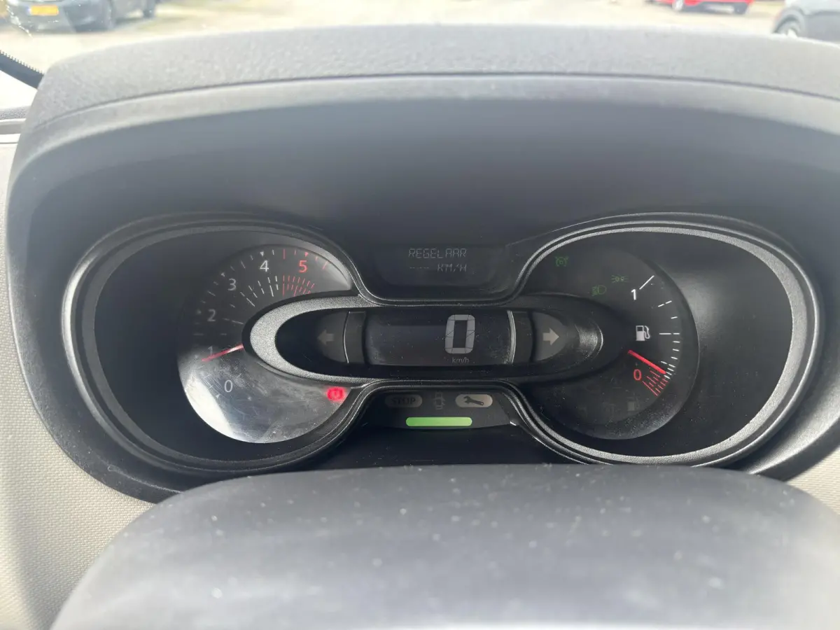 1.6 dCi L1H1*3-PERS*A/C*CRUISE*HAAK*CAM*IMP.*