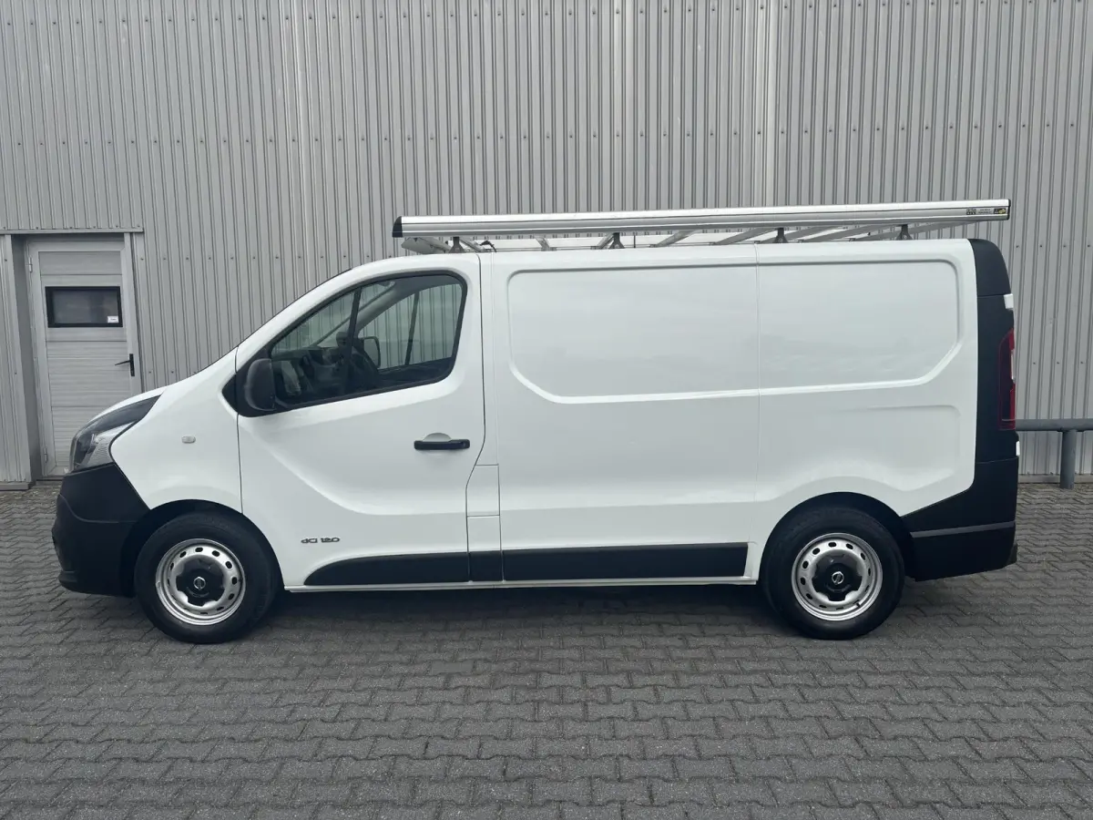1.6 dCi L1H1*3-PERS*A/C*CRUISE*HAAK*CAM*IMP.*