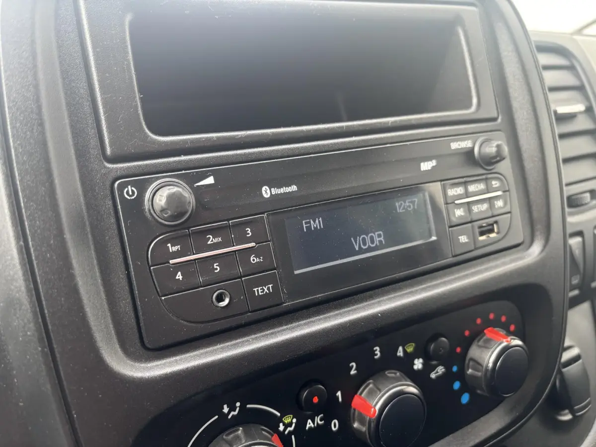 1.6 dCi L1H1*3-PERS*A/C*CRUISE*HAAK*CAM*IMP.*