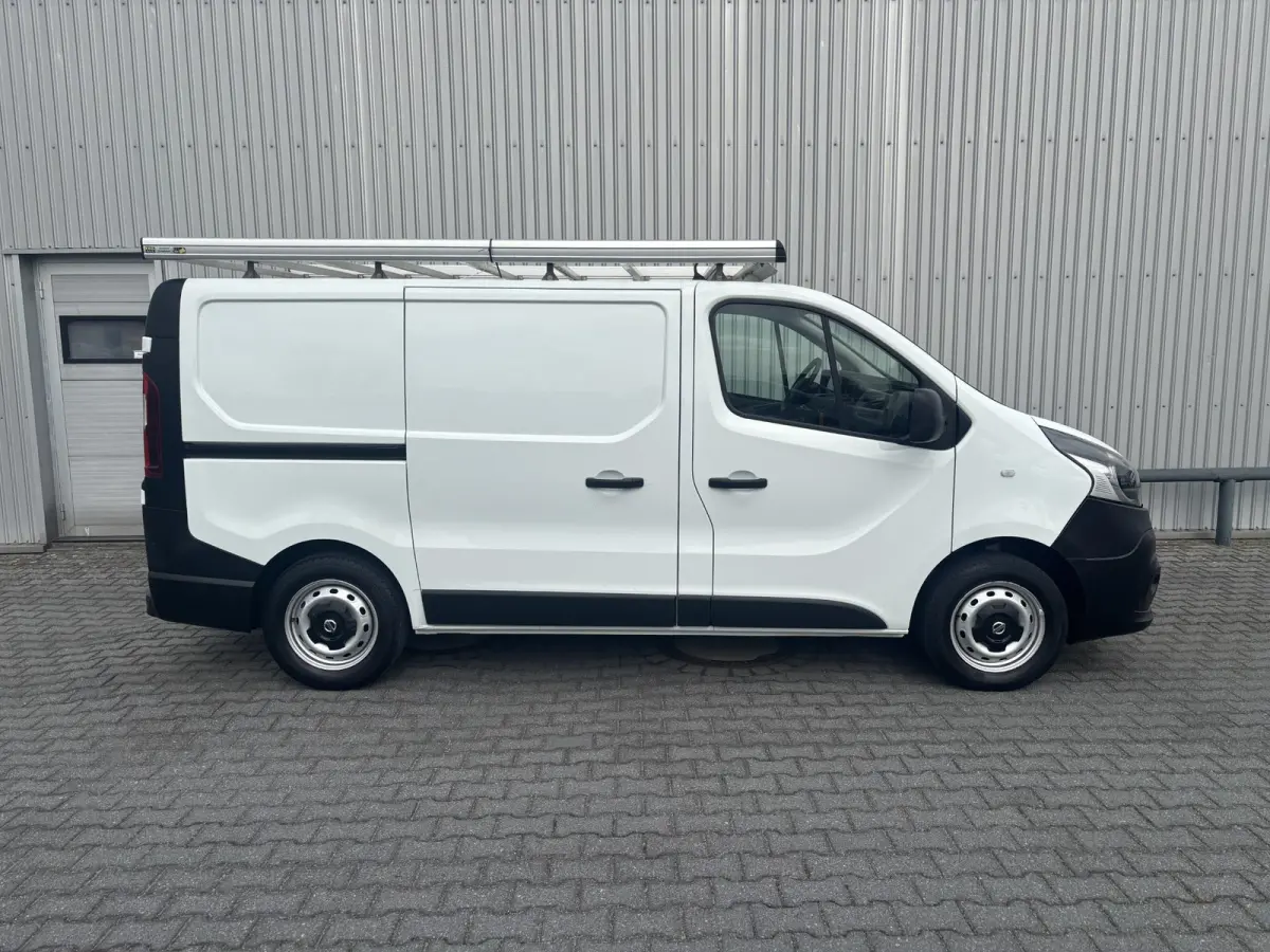 1.6 dCi L1H1*3-PERS*A/C*CRUISE*HAAK*CAM*IMP.*