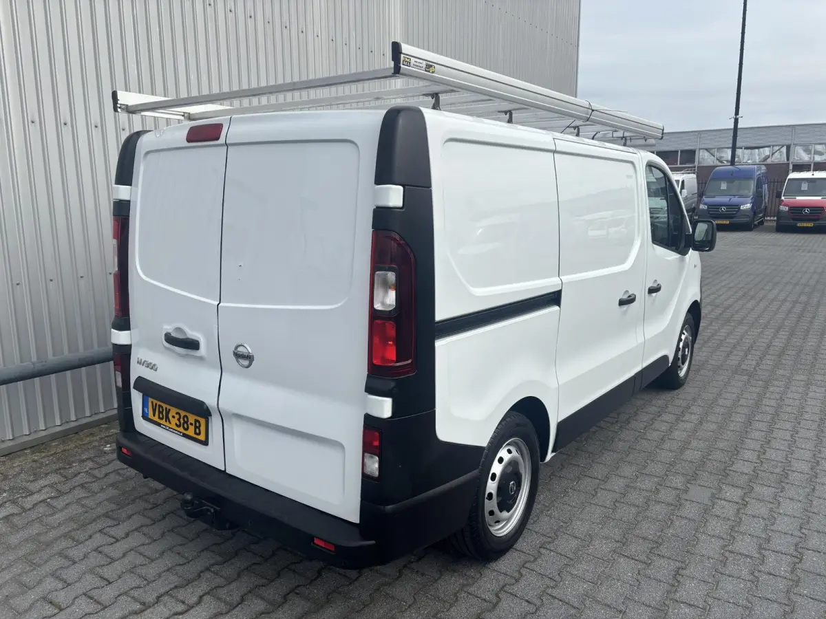 1.6 dCi L1H1*3-PERS*A/C*CRUISE*HAAK*CAM*IMP.*