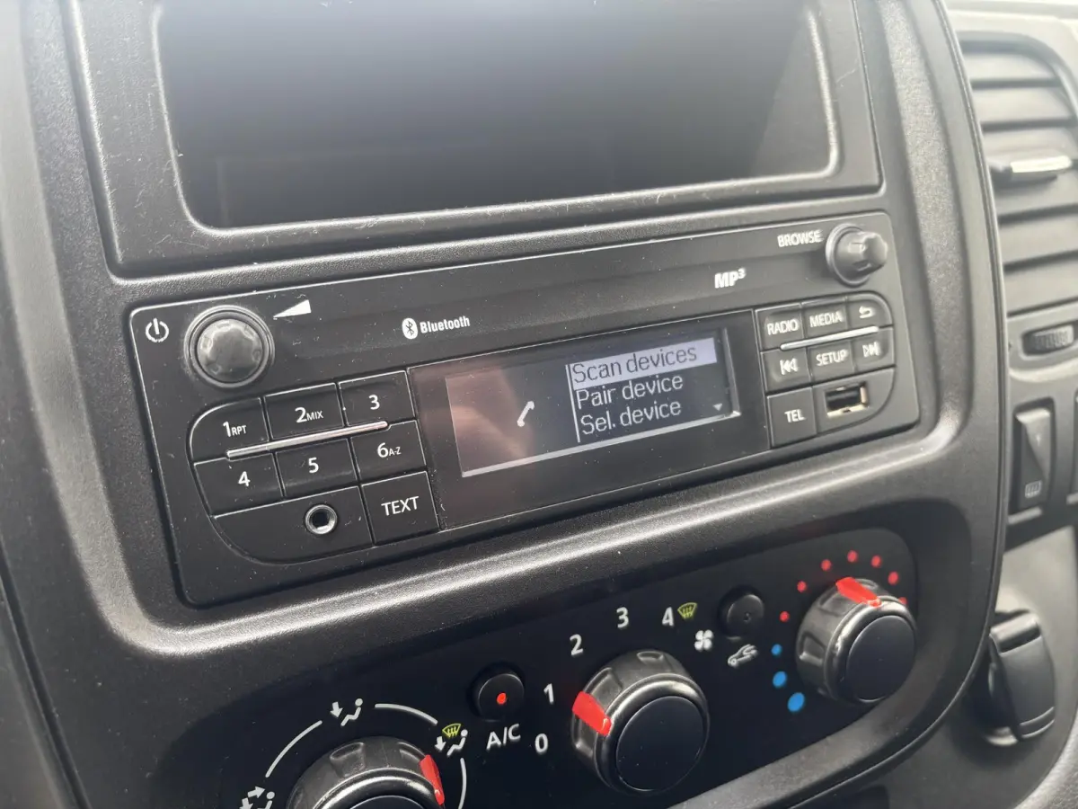 1.6 dCi L1H1*3-PERS*A/C*CRUISE*HAAK*CAM*IMP.*