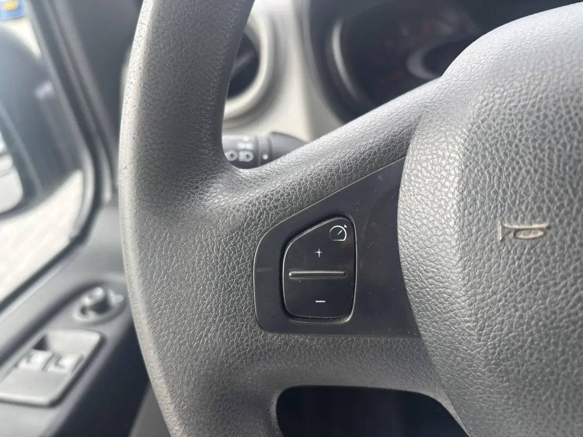 1.6 dCi L1H1*3-PERS*A/C*CRUISE*HAAK*CAM*IMP.*