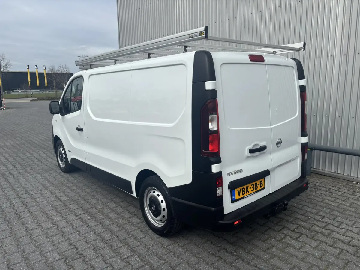 1.6 dCi L1H1*3-PERS*A/C*CRUISE*HAAK*CAM*IMP.*