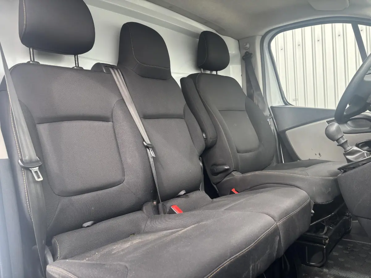 1.6 dCi L1H1*3-PERS*A/C*CRUISE*HAAK*CAM*IMP.*