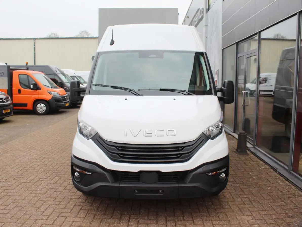 35S16 HA8 2.3 352L H2  Airco/Cruise/Nav/Cam Trekh.
