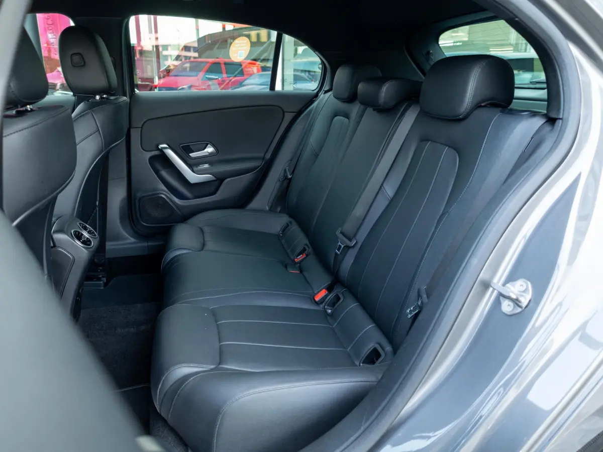 Hatchback 180 Business Solution Luxury Trekhaak