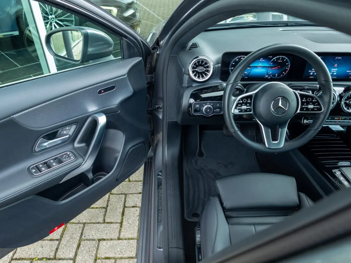 Hatchback 180 Business Solution Luxury Trekhaak