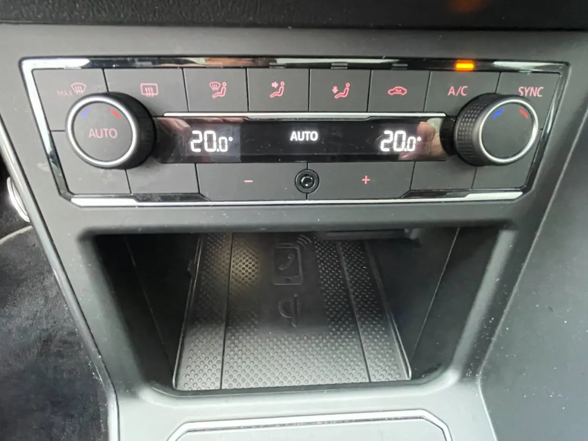1.0 TSI R-line | Org. NL-auto | panoramadak | R-line interieur + exterieur |