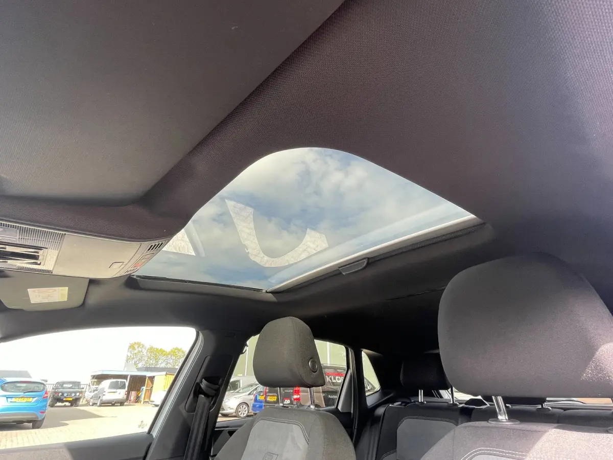 1.0 TSI R-line | Org. NL-auto | panoramadak | R-line interieur + exterieur |