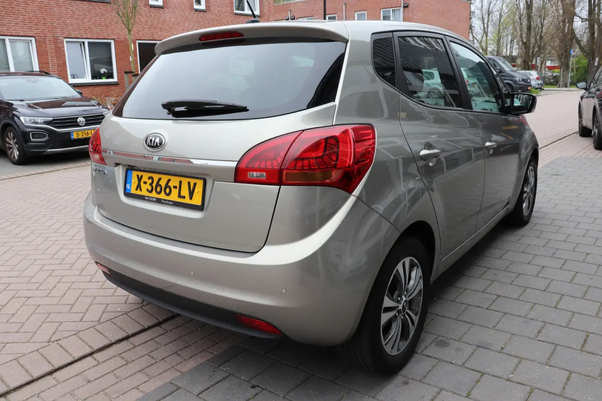 1.6 CVVT ExecutiveLine Automaat. Panoramadak, navigatie, dealeronderhouden!