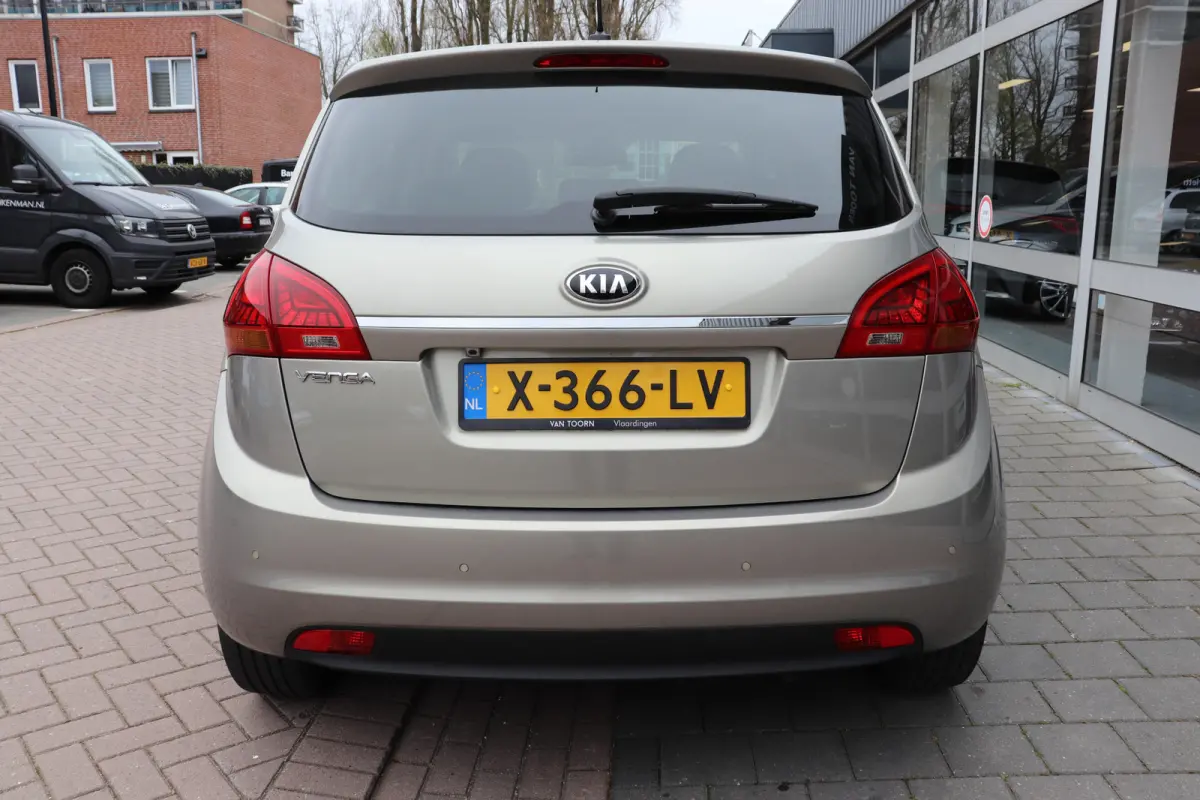 1.6 CVVT ExecutiveLine Automaat. Panoramadak, navigatie, dealeronderhouden!