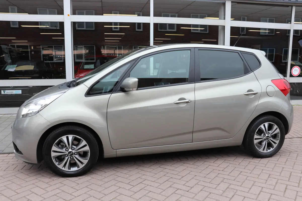 1.6 CVVT ExecutiveLine Automaat. Panoramadak, navigatie, dealeronderhouden!
