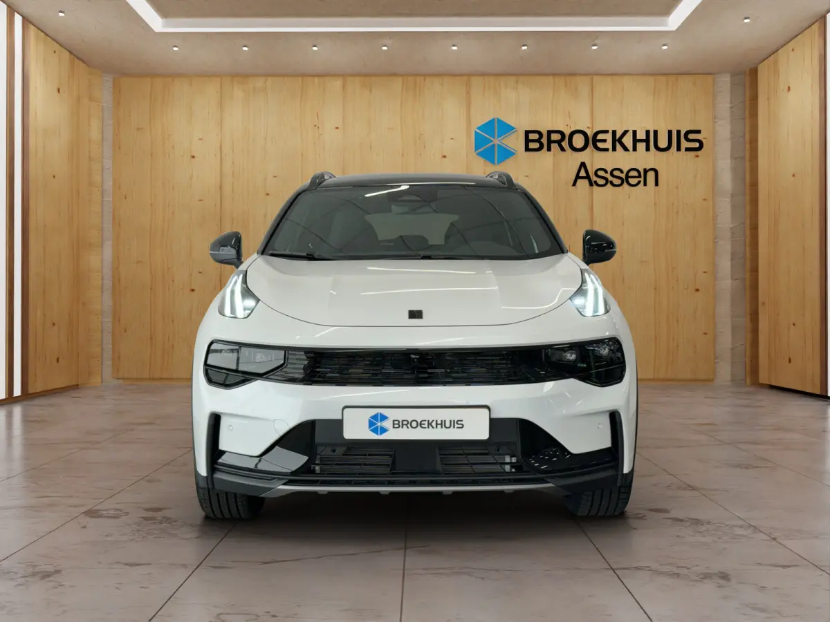 More | Panoramadak | 360 camera | Stoel + Stuurverwarming |Adaptieve cruise control | BLIS |