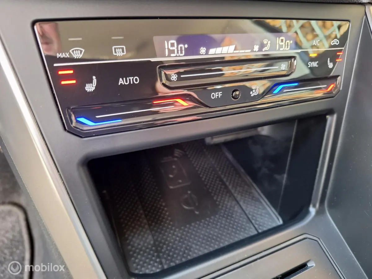 1.0 TSI Life Business Adap. Cruise-Control, Stoelverwarming, Full-Map Navi, Apple-Carplay, Climate-Control, LM-Velgen.