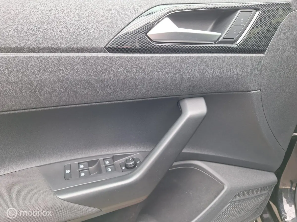 1.0 TSI Life Business Adap. Cruise-Control, Stoelverwarming, Full-Map Navi, Apple-Carplay, Climate-Control, LM-Velgen.