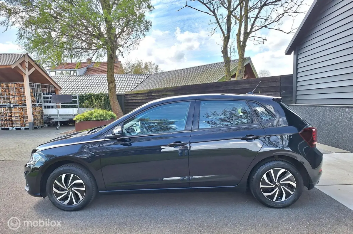 1.0 TSI Life Business Adap. Cruise-Control, Stoelverwarming, Full-Map Navi, Apple-Carplay, Climate-Control, LM-Velgen.