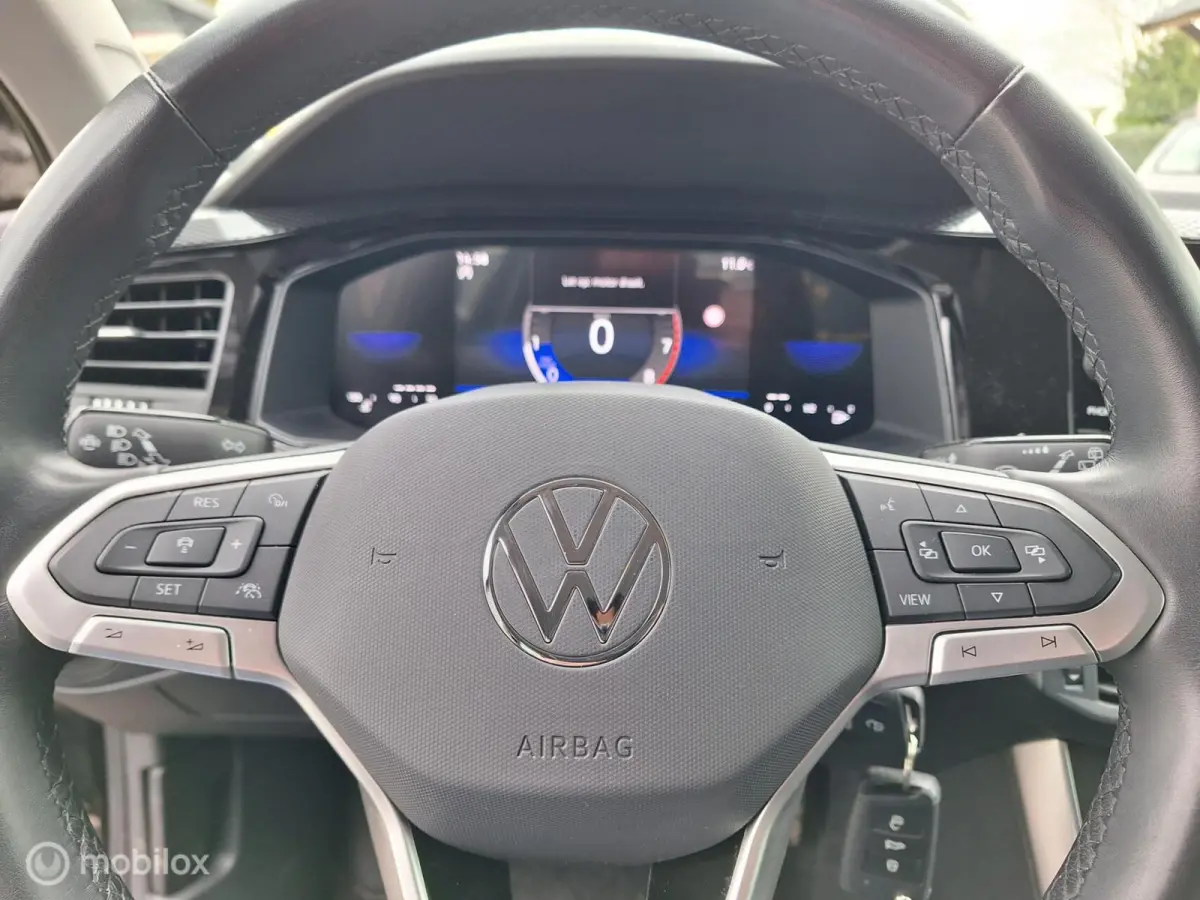 1.0 TSI Life Business Adap. Cruise-Control, Stoelverwarming, Full-Map Navi, Apple-Carplay, Climate-Control, LM-Velgen.