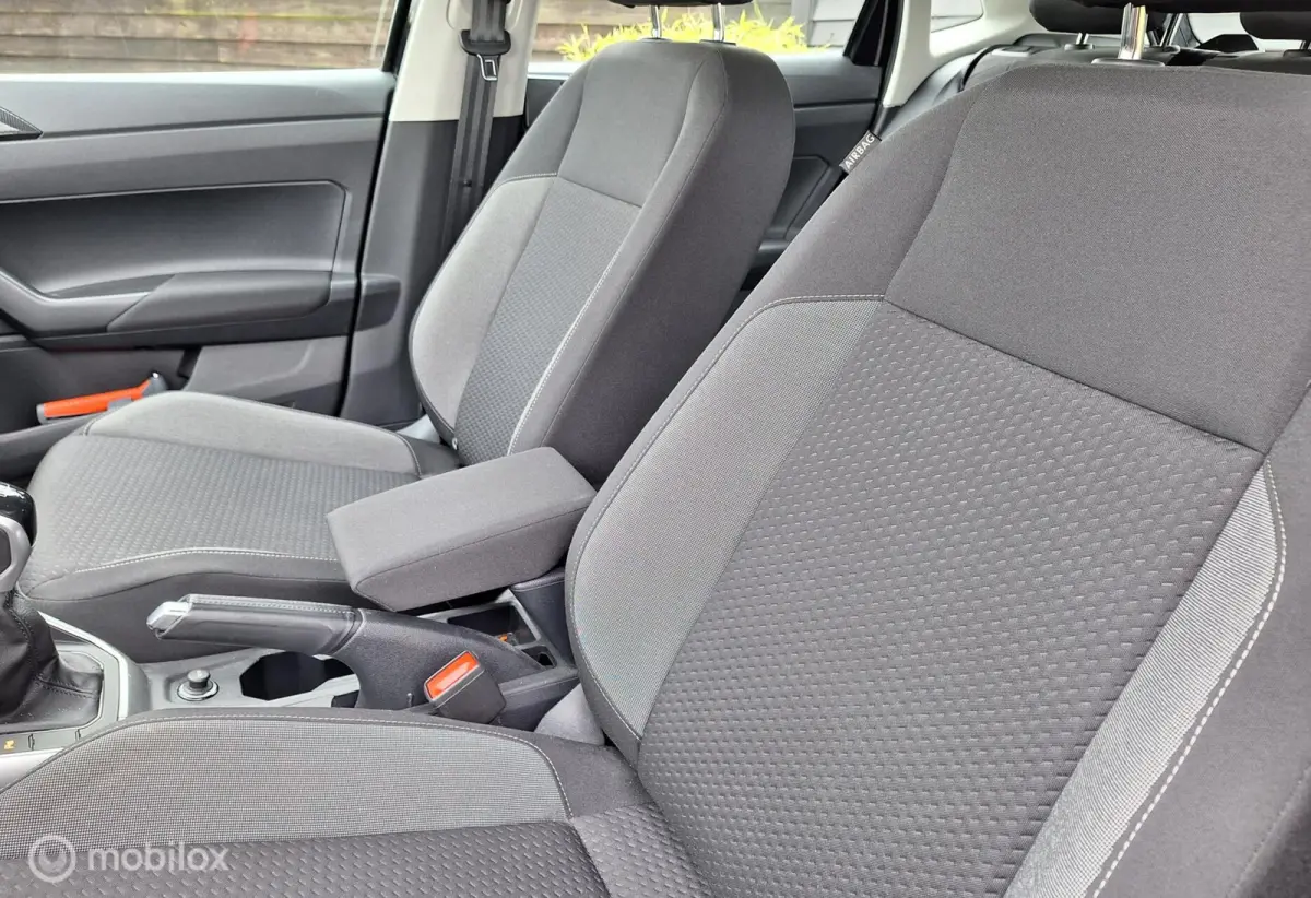 1.0 TSI Life Business Adap. Cruise-Control, Stoelverwarming, Full-Map Navi, Apple-Carplay, Climate-Control, LM-Velgen.