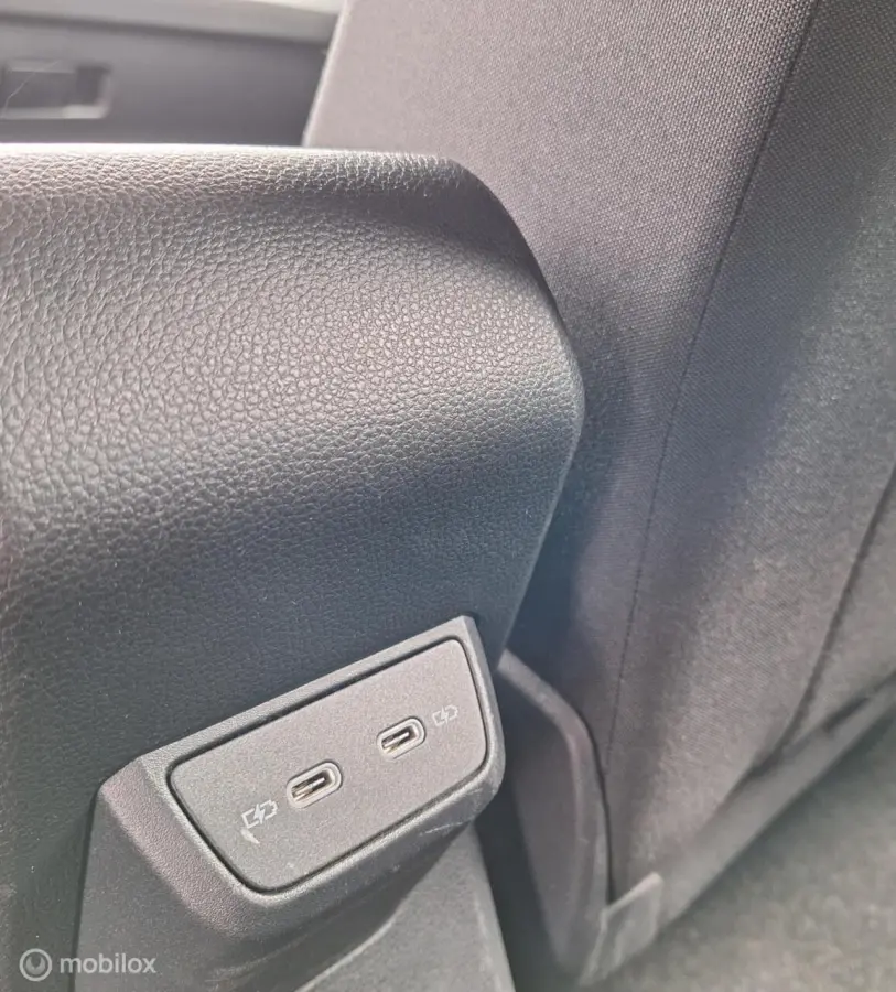 1.0 TSI Life Business Adap. Cruise-Control, Stoelverwarming, Full-Map Navi, Apple-Carplay, Climate-Control, LM-Velgen.