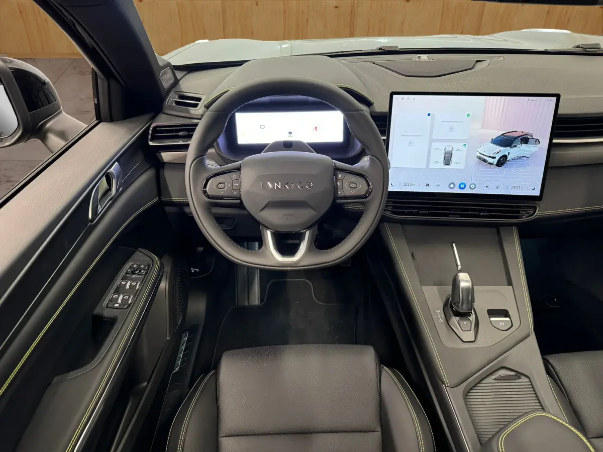 More | Panoramadak | 360 camera | Stoel + Stuurverwarming |Adaptieve cruise control | BLIS |
