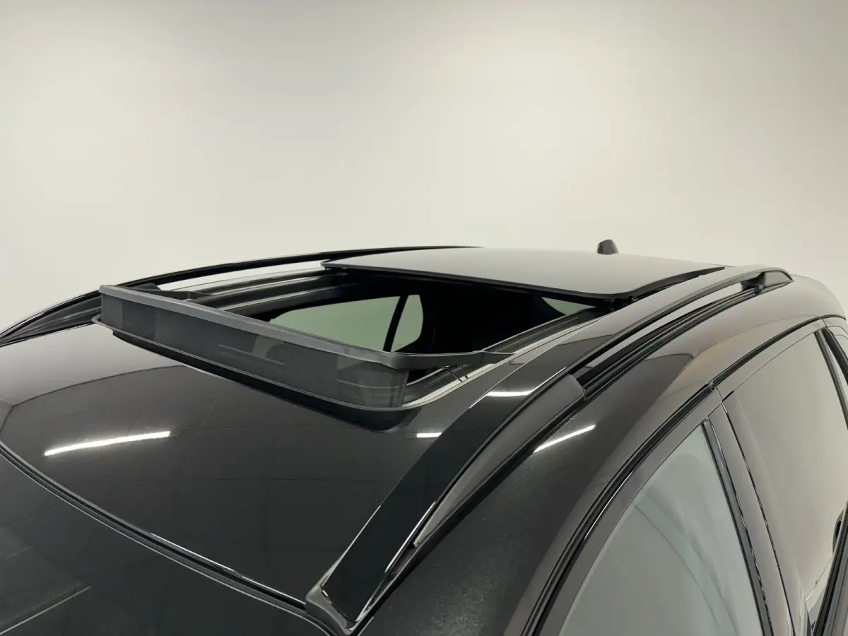 More | Panoramadak | 360 camera | Stoel + Stuurverwarming |Adaptieve cruise control | BLIS |