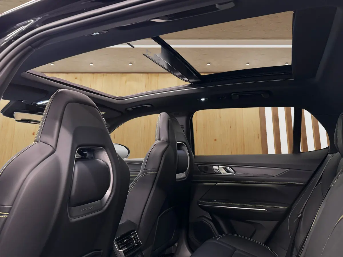 More | Panoramadak | 360 camera | Stoel + Stuurverwarming |Adaptieve cruise control | BLIS |