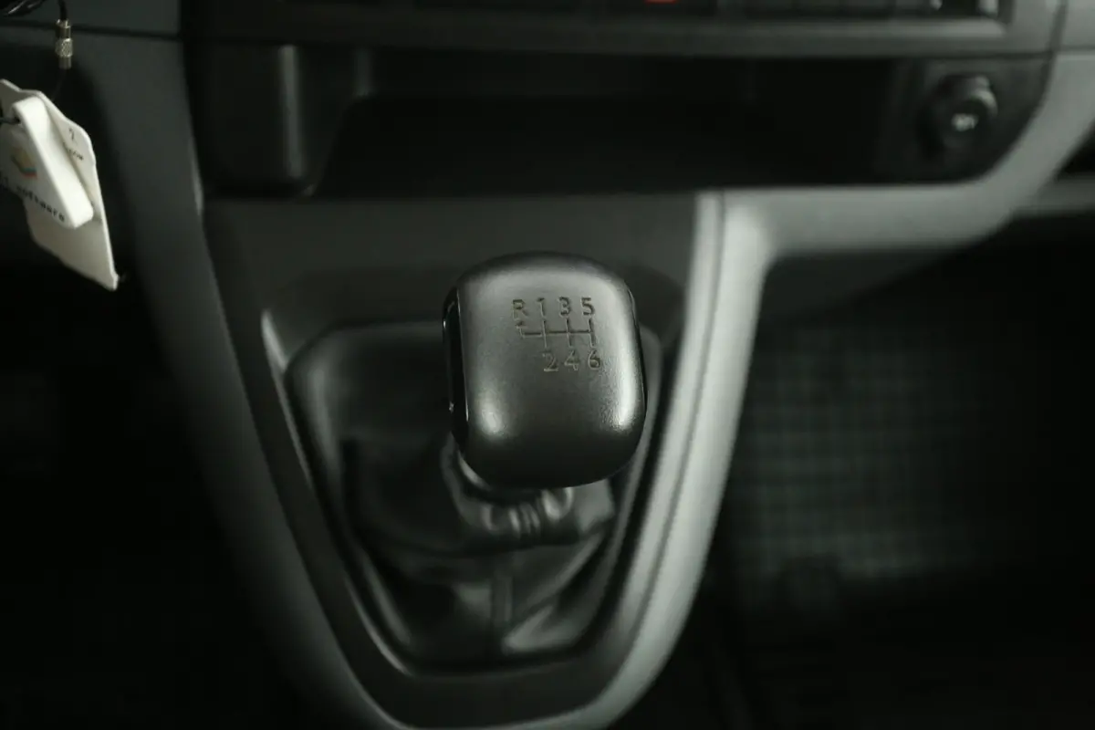 1.5 BlueHDi L3H1 | MARGE | 9 Zits | Incl. BPM | Airco | Cruise | Carplay | Trekhaak | 2xSchuifdeur | Parkeersens.