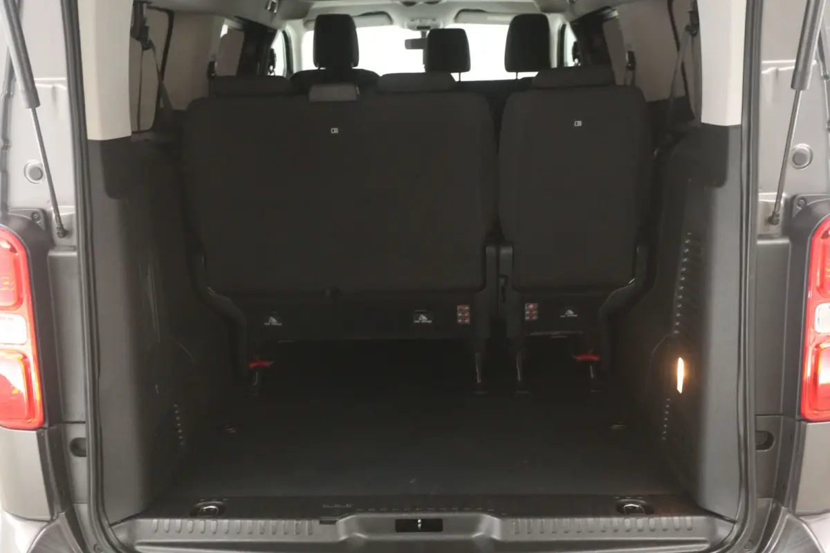 1.5 BlueHDi L3H1 | MARGE | 9 Zits | Incl. BPM | Airco | Cruise | Carplay | Trekhaak | 2xSchuifdeur | Parkeersens.