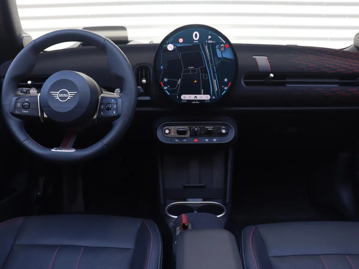 C | John Cooper Works + Pakket M + Harman Kardon + Driving Assisant + Camera + Comfort Access + Head-Up + Stuurwiel Verwarmd + 17" John Cooper Works Sprint Spoke black