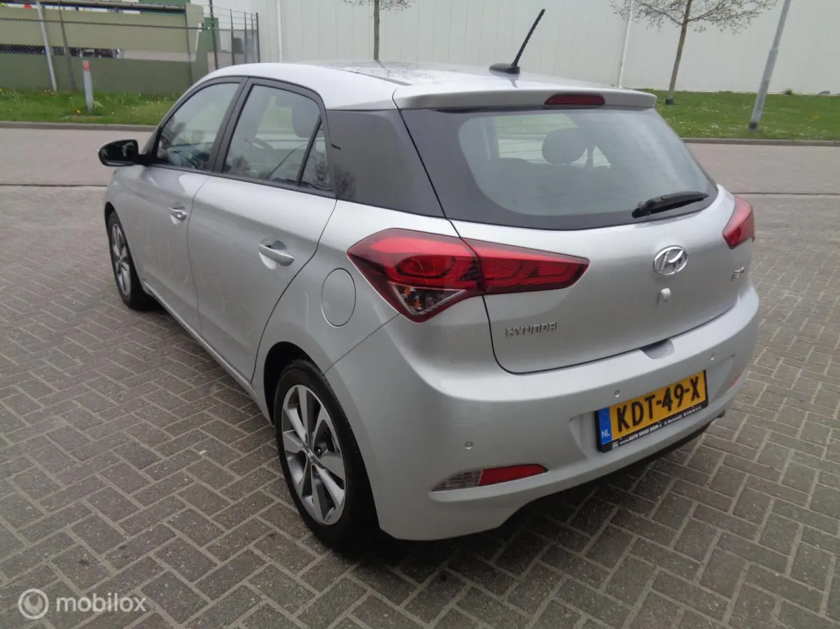 1.0 T-GDI Comfort/Airco/Camera/PDC/1st eig/Lm velgen/Slechts 89000km