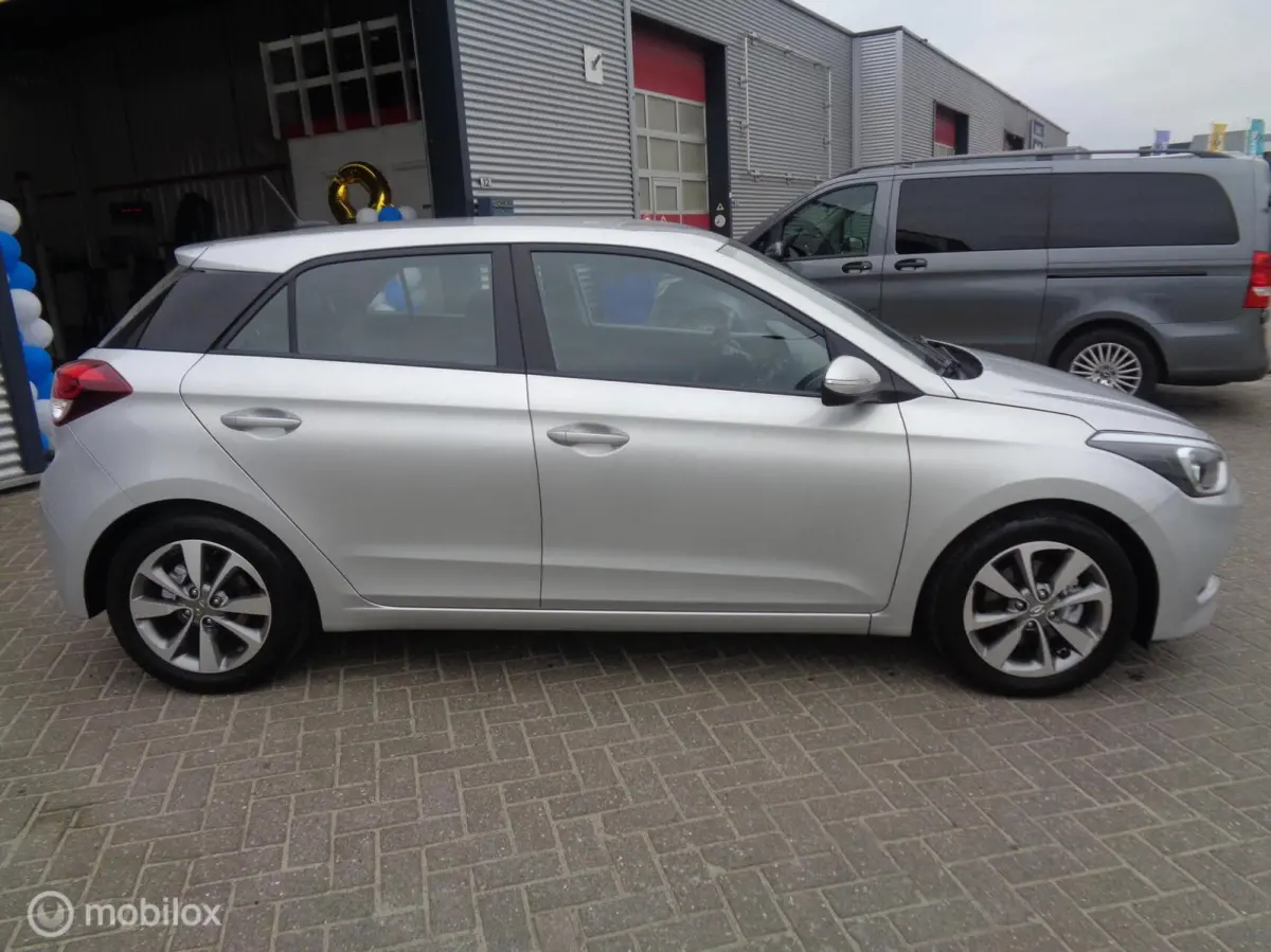 1.0 T-GDI Comfort/Airco/Camera/PDC/1st eig/Lm velgen/Slechts 89000km