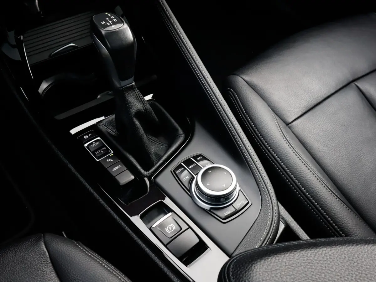 xDrive25e High Executive 1e-Eig. & Keurig-Onderh. BOVAG-Garantie.