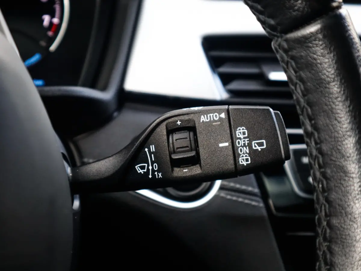 xDrive25e High Executive 1e-Eig. & Keurig-Onderh. BOVAG-Garantie.