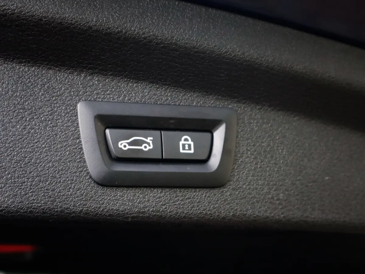 xDrive25e High Executive 1e-Eig. & Keurig-Onderh. BOVAG-Garantie.
