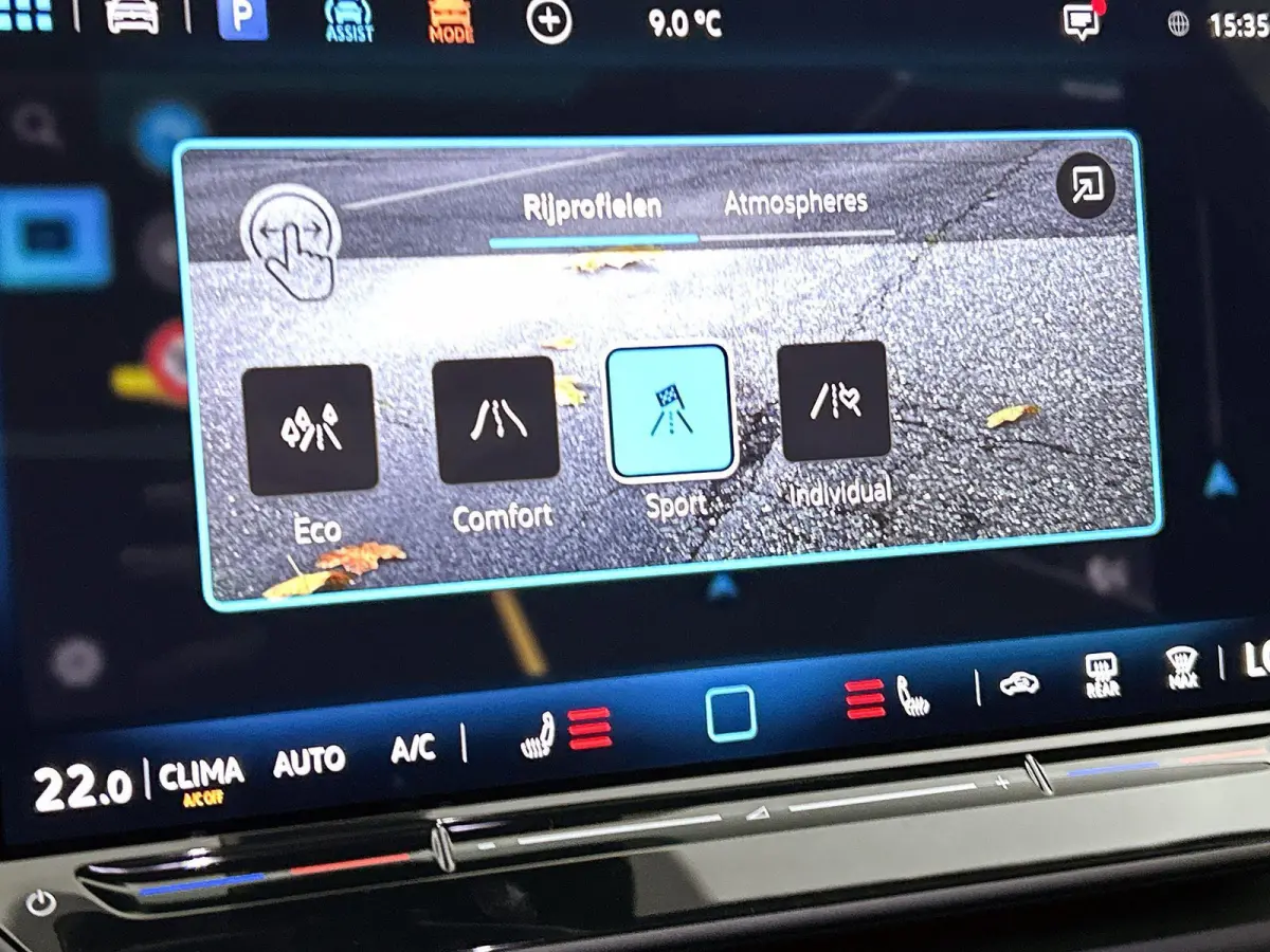 1.5 eTsi R-Line First Edition 150 PK| Origineel Nederlands | 1e Eigenaar | Panoramadak | Trekhaak | Achterklep Elektrisch | LED Matrix | Stoelverwarming | Stuurwielverwarming | 20 Inch Velge