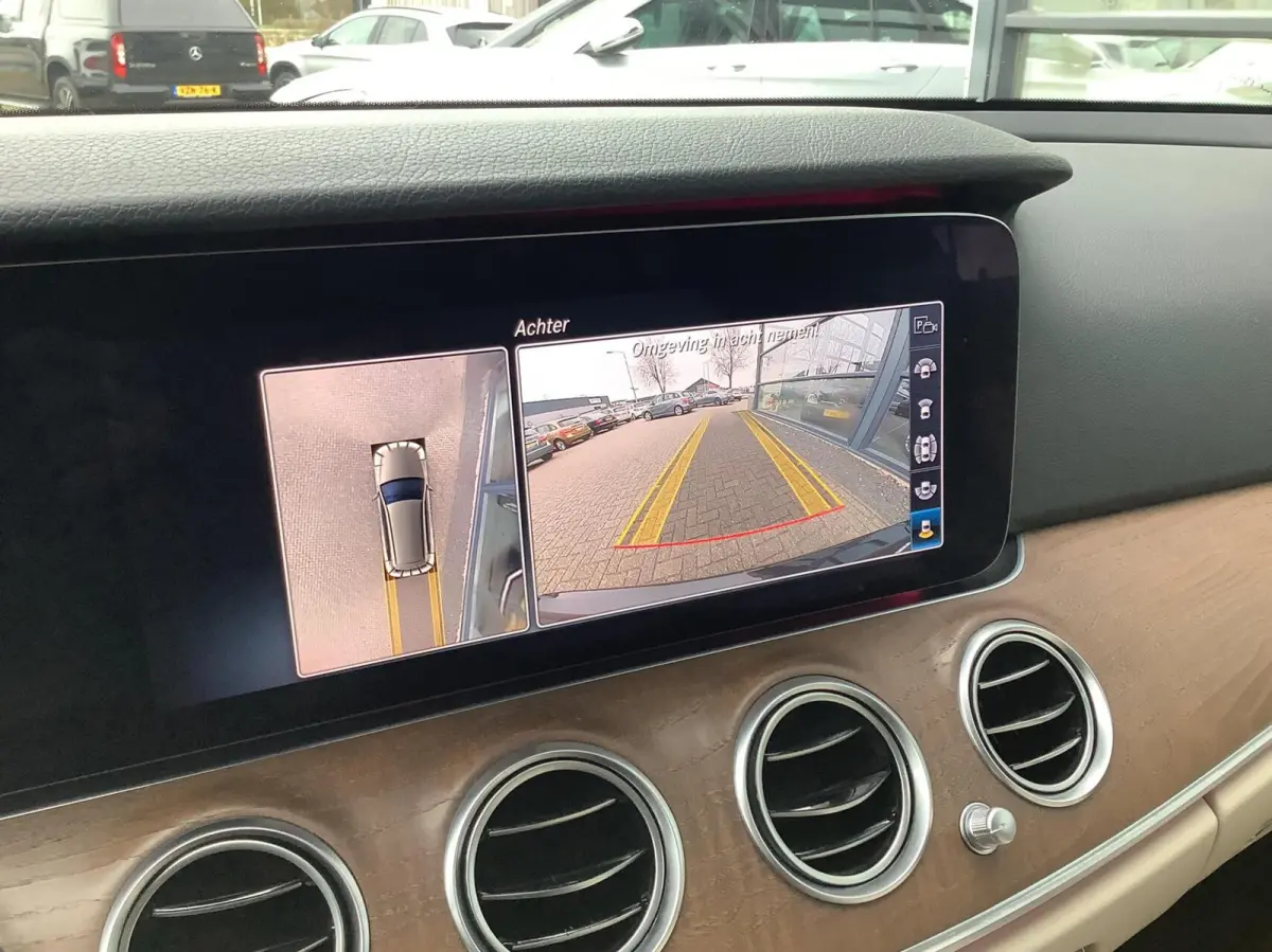 300 de Premium hud, 360 camera, distronic, zeer compleet