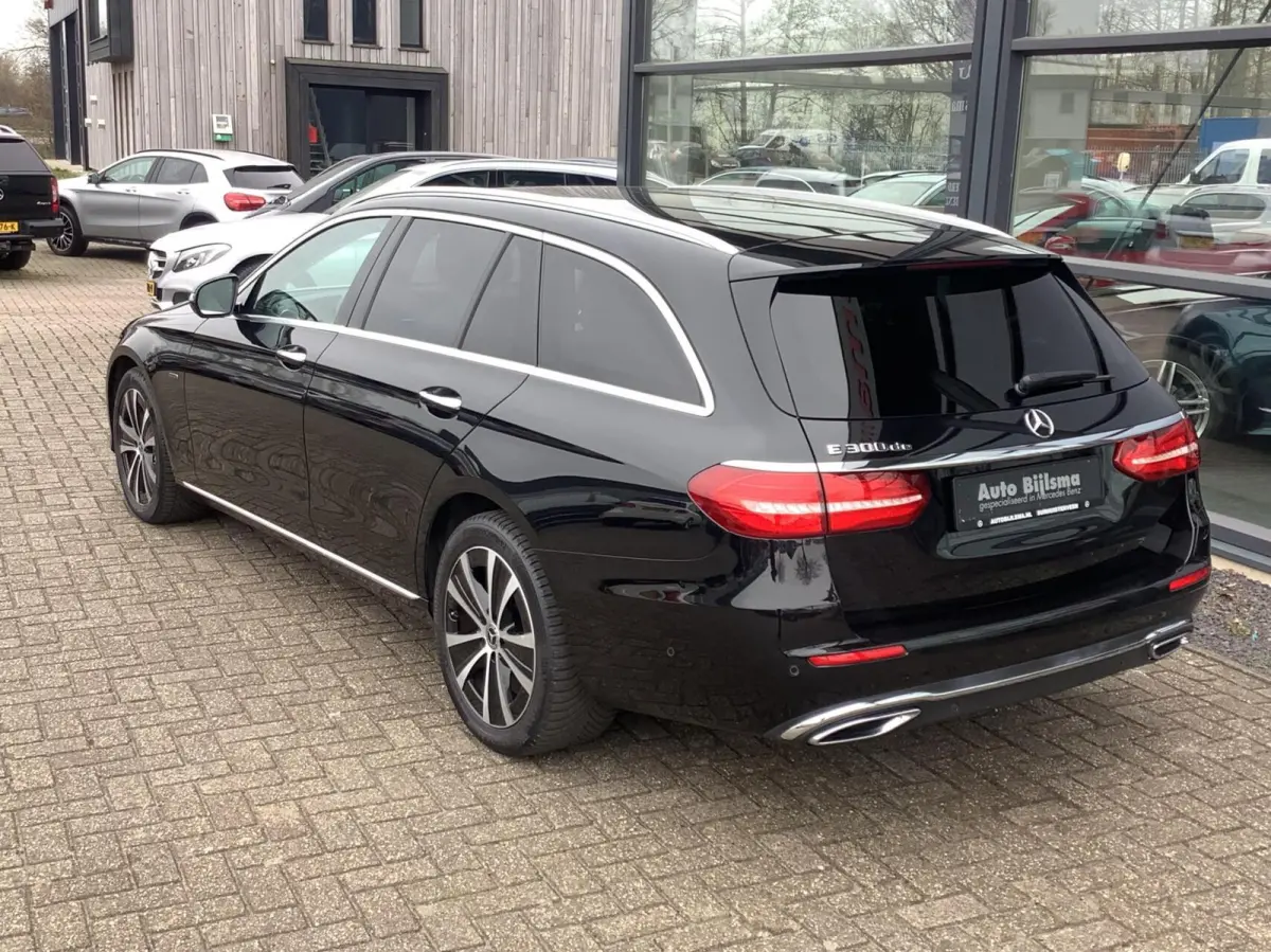 300 de Premium hud, 360 camera, distronic, zeer compleet
