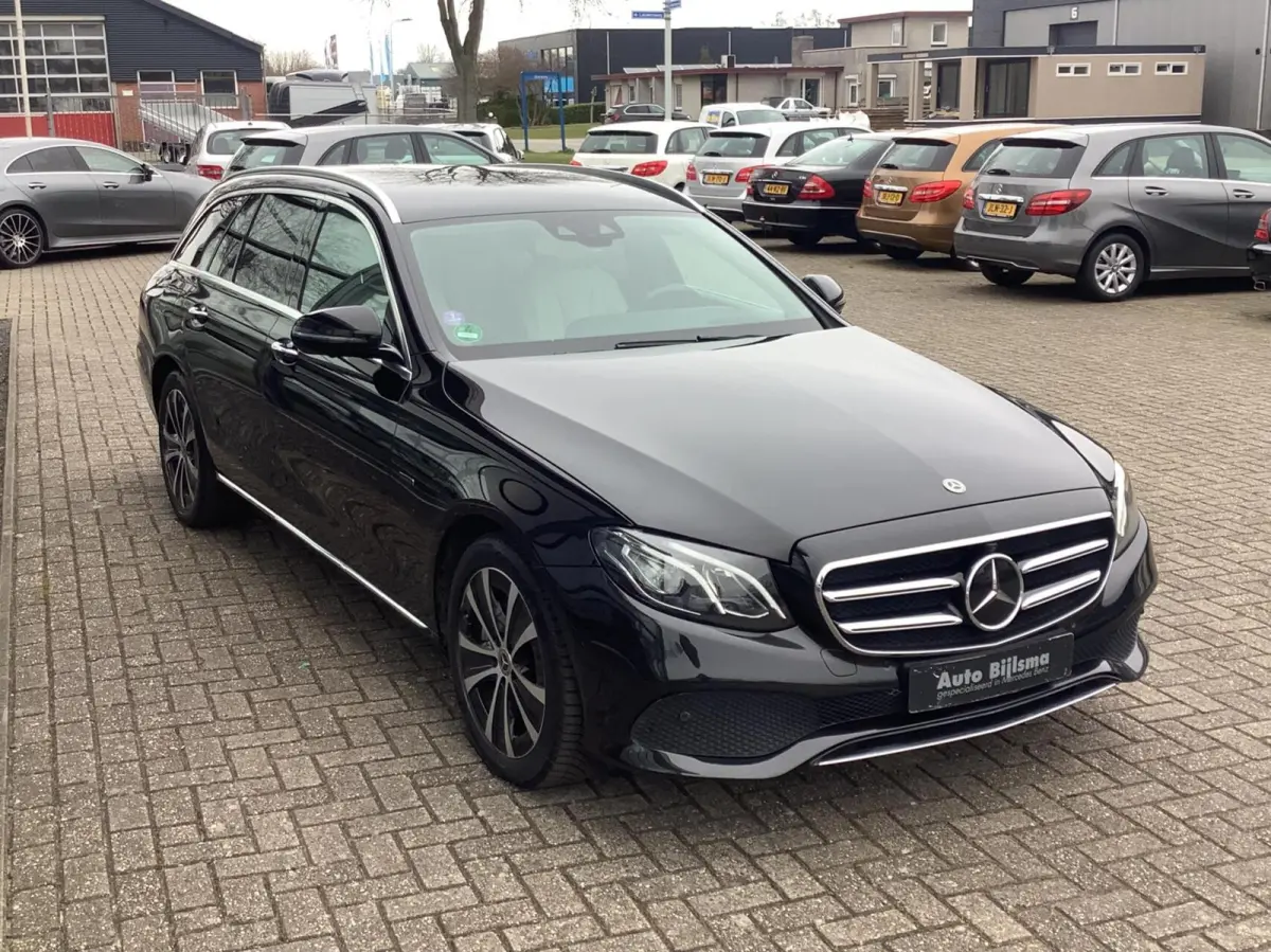 300 de Premium hud, 360 camera, distronic, zeer compleet