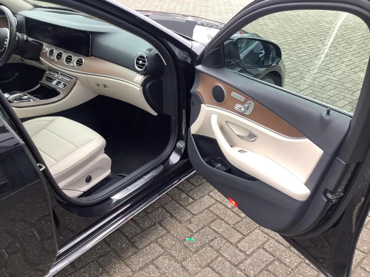300 de Premium hud, 360 camera, distronic, zeer compleet