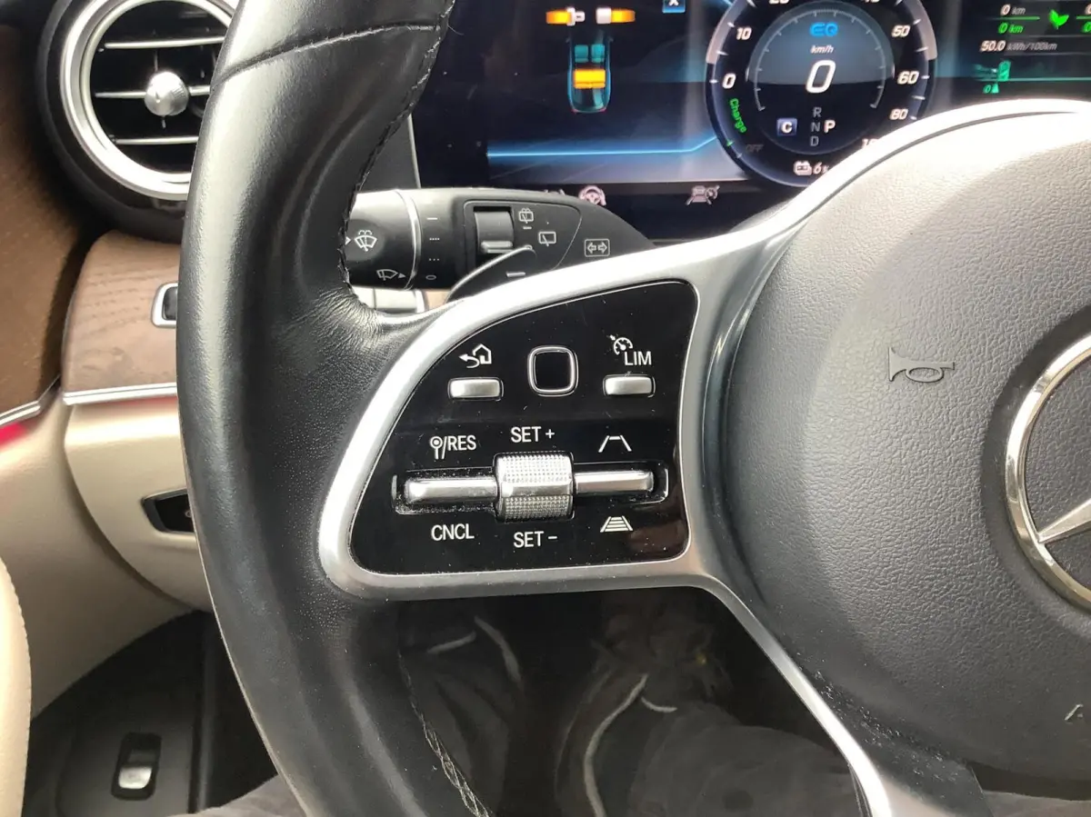 300 de Premium hud, 360 camera, distronic, zeer compleet