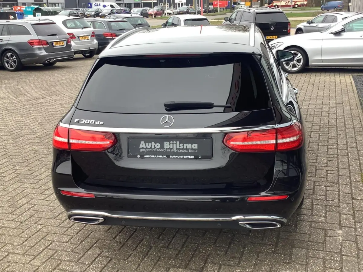 300 de Premium hud, 360 camera, distronic, zeer compleet