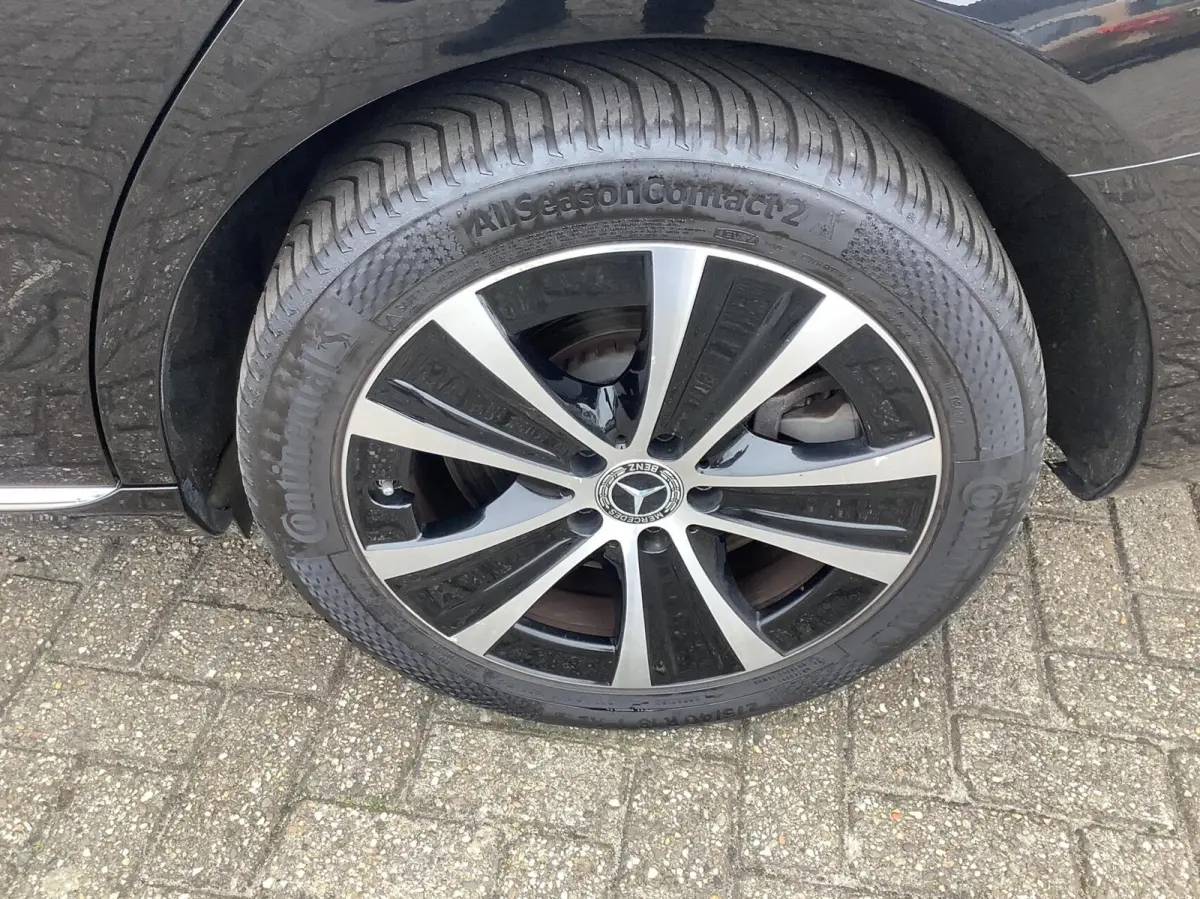 300 de Premium hud, 360 camera, distronic, zeer compleet