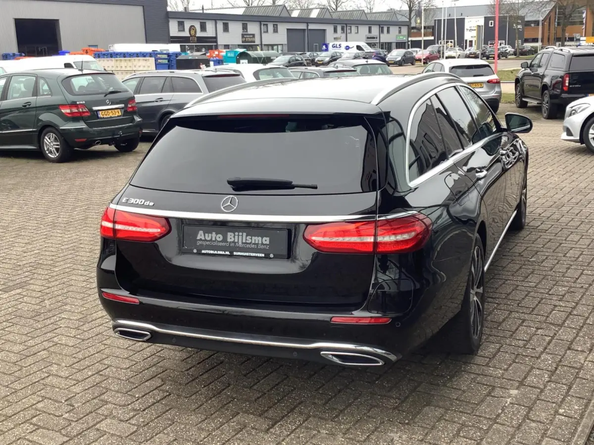 300 de Premium hud, 360 camera, distronic, zeer compleet