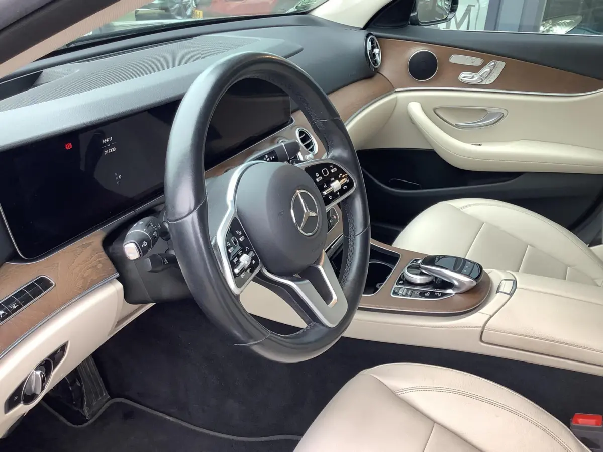 300 de Premium hud, 360 camera, distronic, zeer compleet